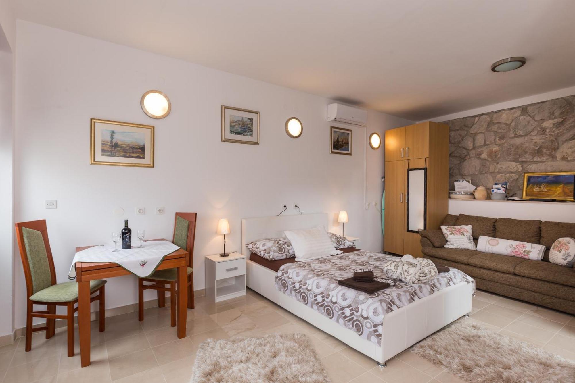 Apartment Dia *