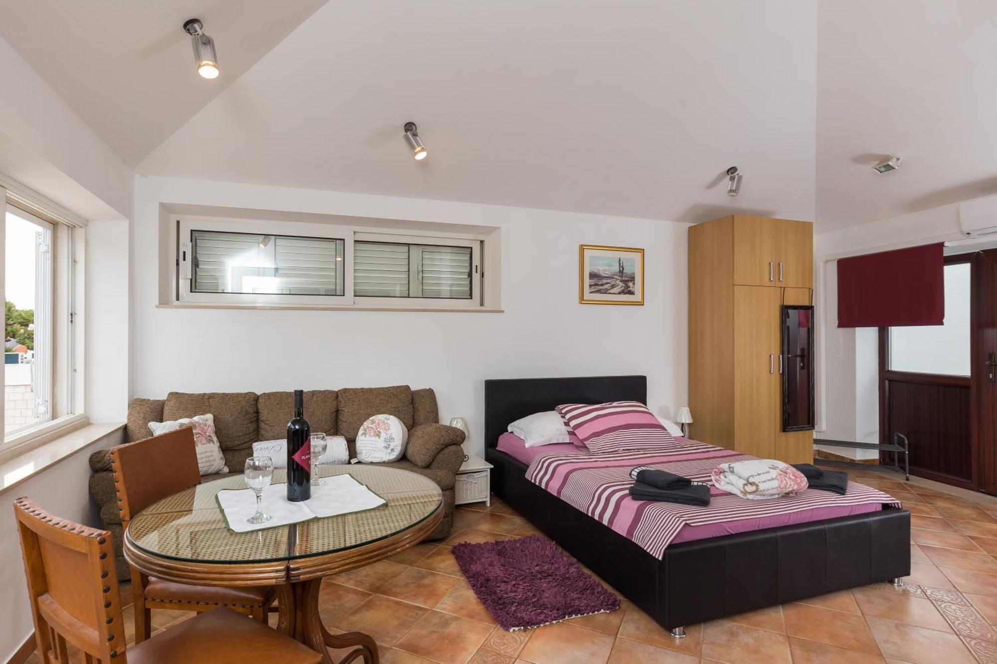 Apartment Dia